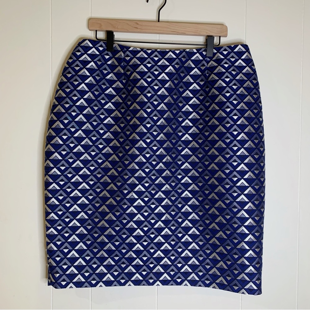 Jones Studio Blue and Silver Triangle Patterned Skirt 14W •